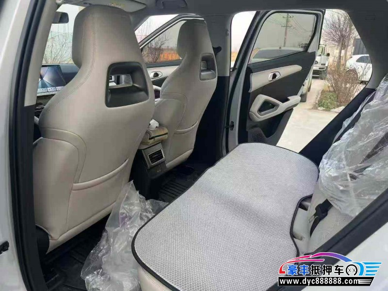 25年比亚迪元轿车抵押车出售