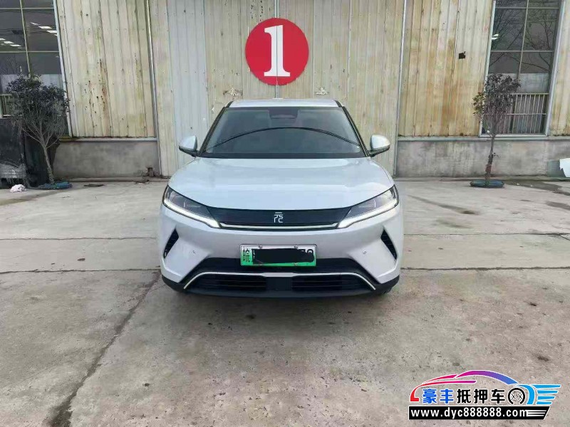 抵押车出售25年比亚迪元轿车