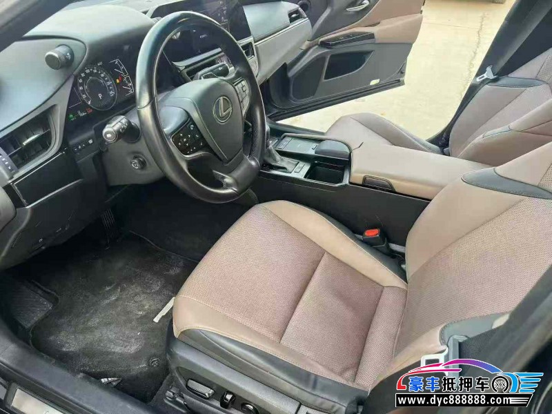 22年雷克萨斯ES轿车抵押车出售