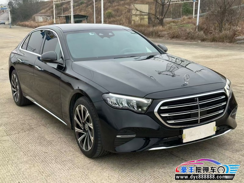 25年奔驰E轿车抵押车出售