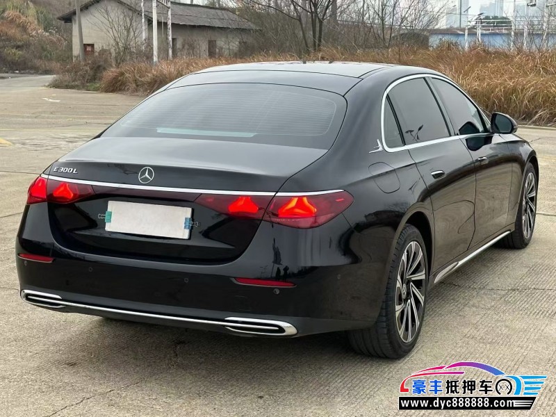 25年奔驰E轿车抵押车出售