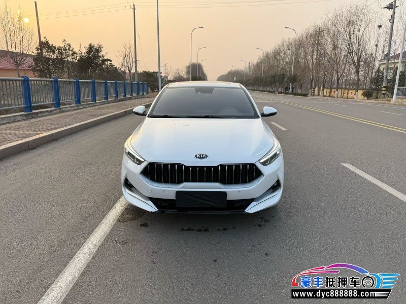 抵押车出售19年起亚K3轿车