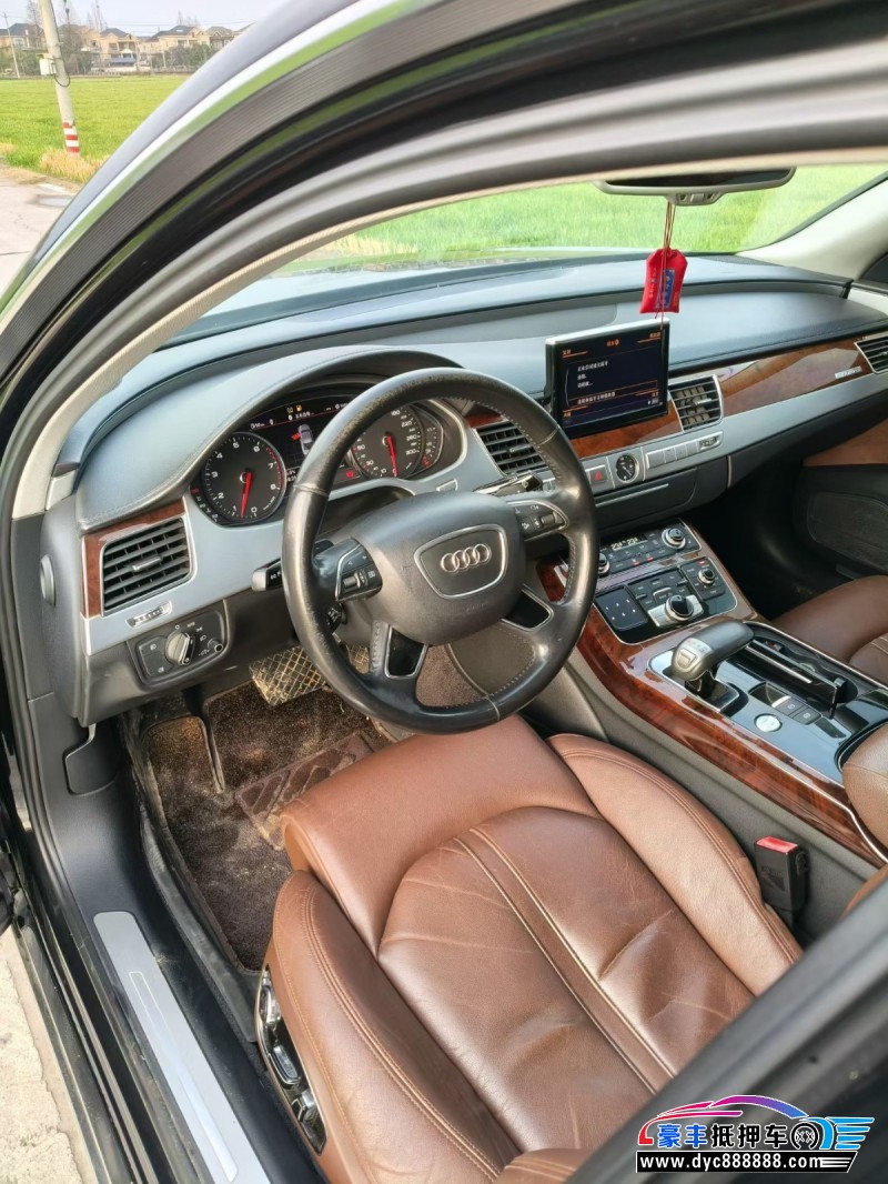 12年奥迪A8L轿车抵押车出售