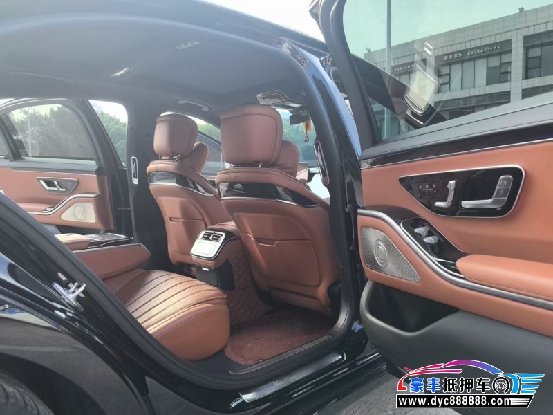 22年奔驰S级轿车抵押车出售