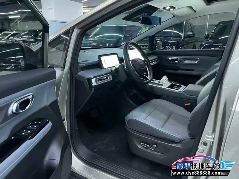 25年埃安Y轿车抵押车出售