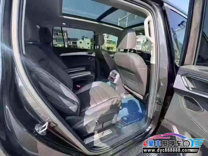 22年大众揽镜轿车抵押车出售