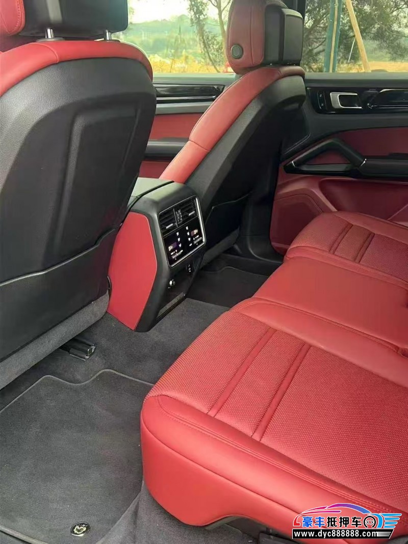 20年保时捷卡宴轿车抵押车出售