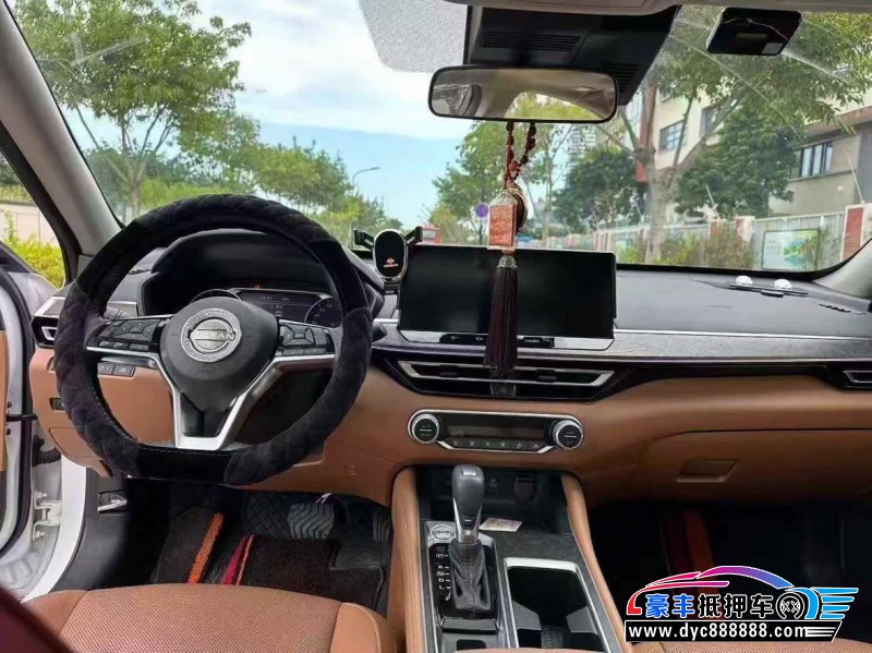 23年日产天籁轿车抵押车出售