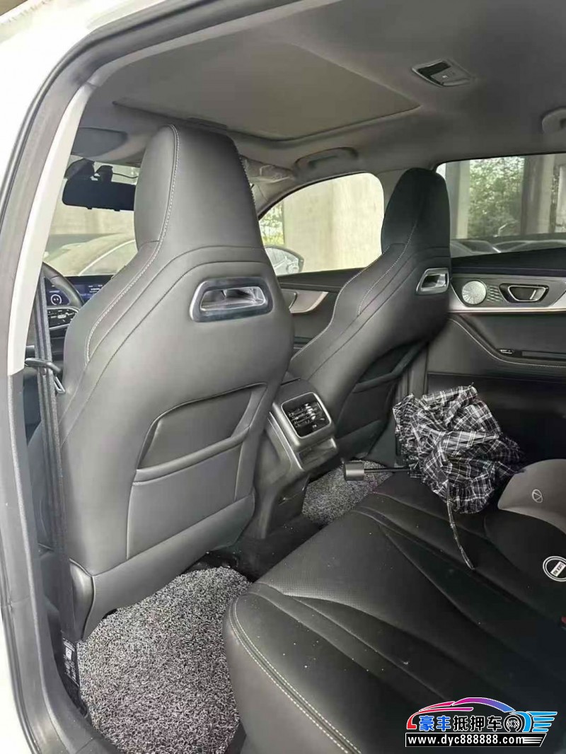 25年奇瑞瑞虎5x轿车抵押车出售