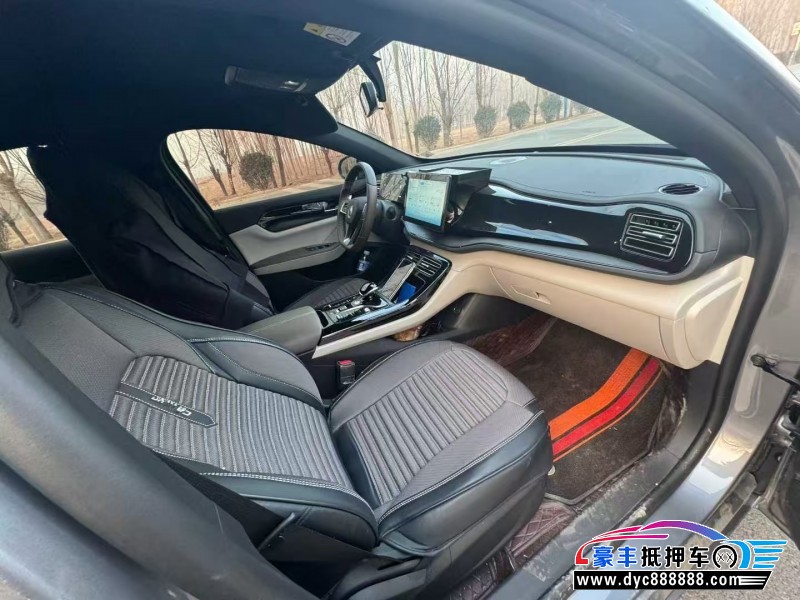 25年比亚迪秦轿车抵押车出售