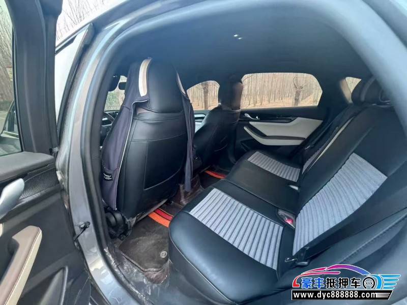 25年比亚迪秦轿车抵押车出售