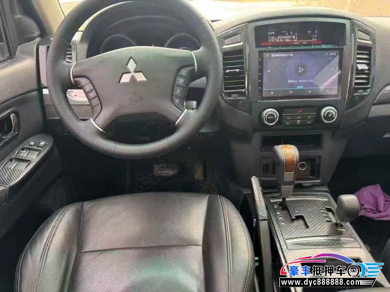 19年三菱帕杰罗轿车抵押车出售