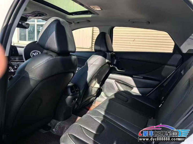 25年现代伊兰特轿车抵押车出售