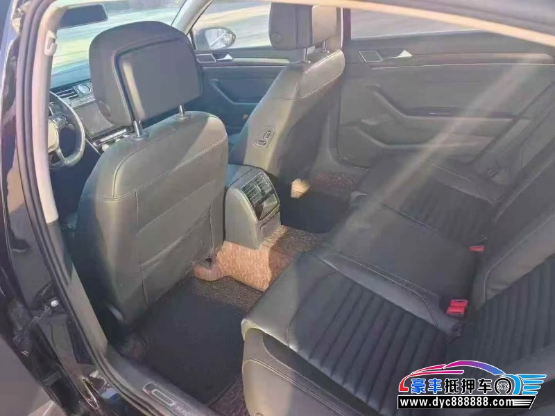 18年大众迈腾轿车抵押车出售