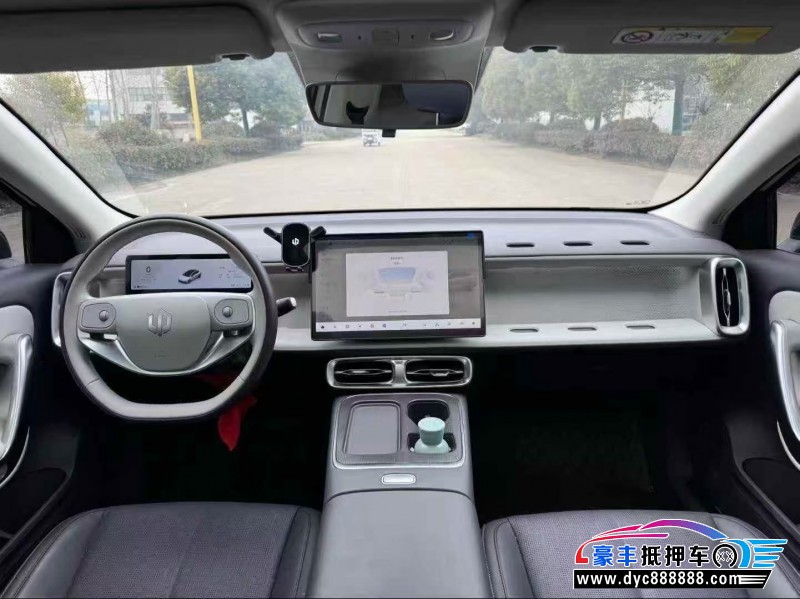 25年零跑c01轿车抵押车出售