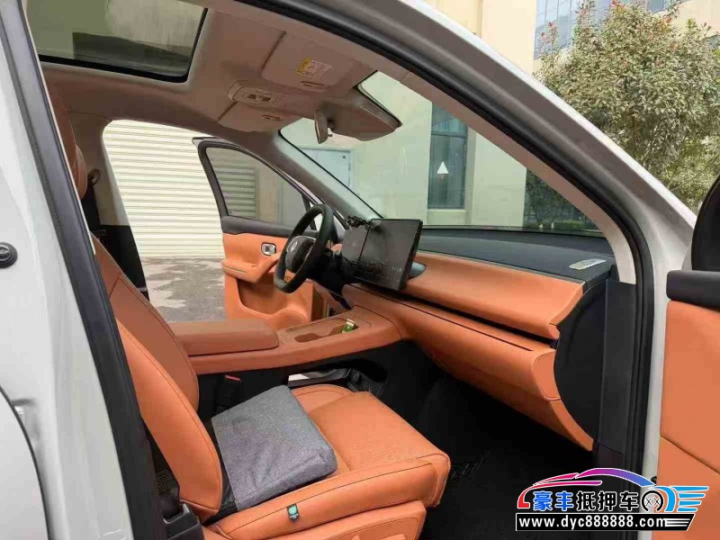 24年零跑C10轿车抵押车出售