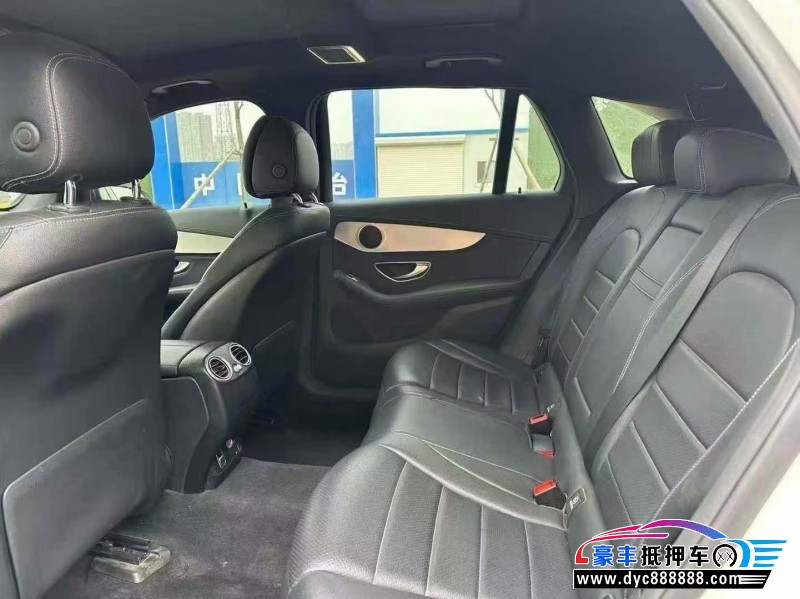 19年奔驰GLC轿车抵押车出售