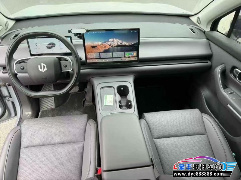 25年零跑C16轿车抵押车出售