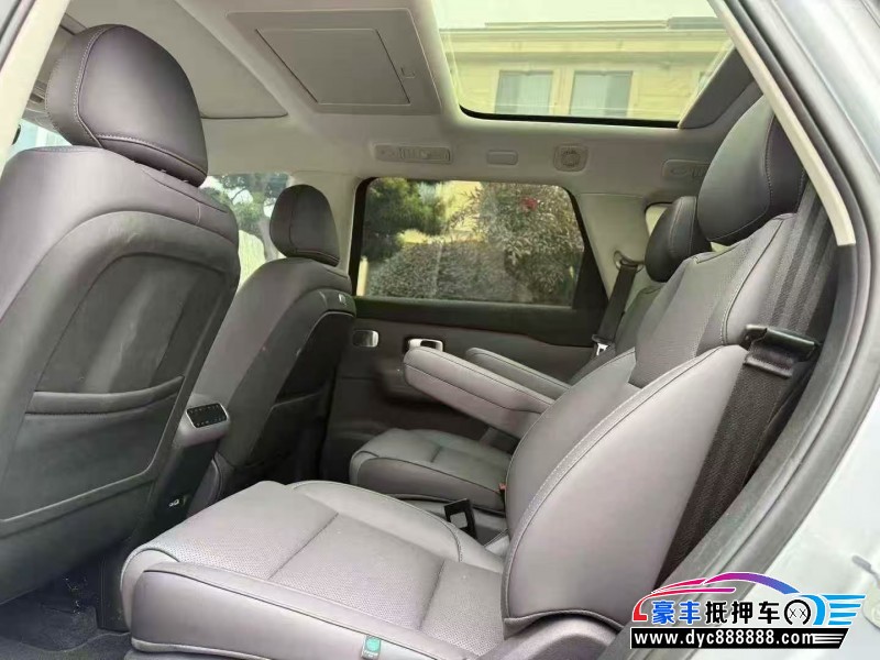 25年零跑C16轿车抵押车出售