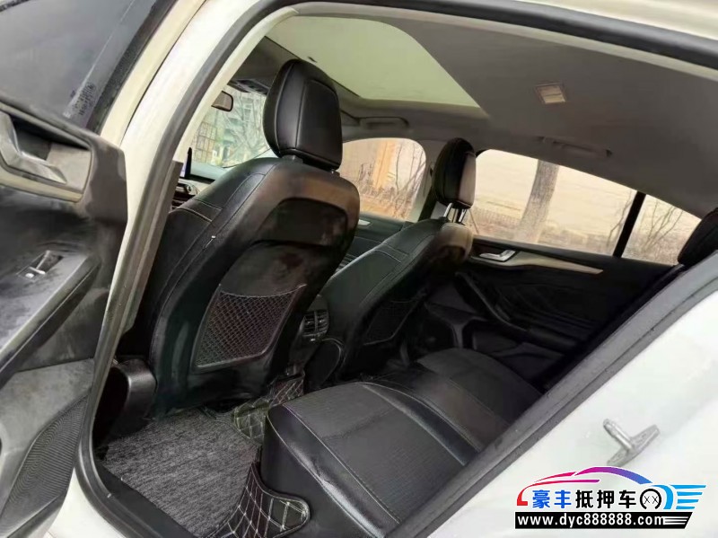 20年福特福克斯轿车抵押车出售