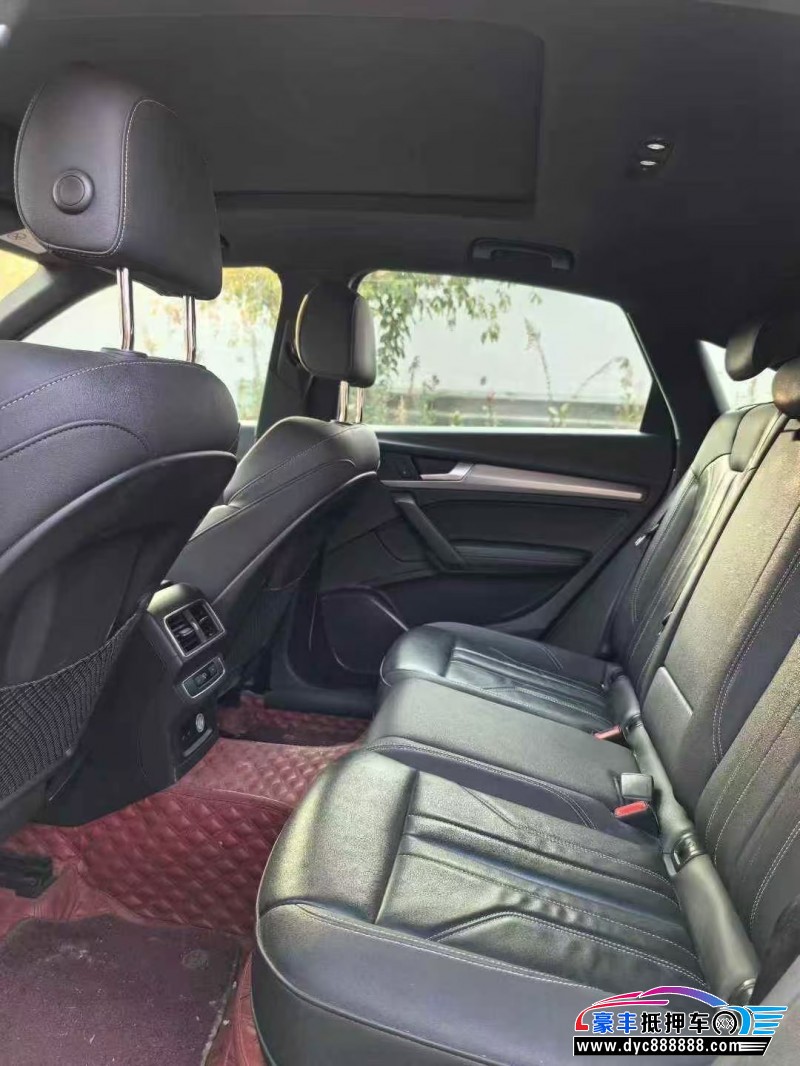 22年奥迪Q5轿车抵押车出售