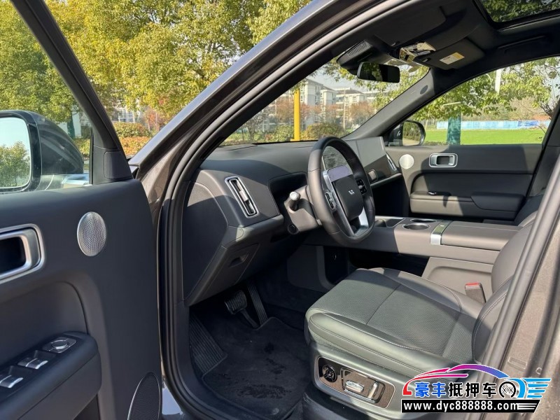 25年理想L9轿车抵押车出售