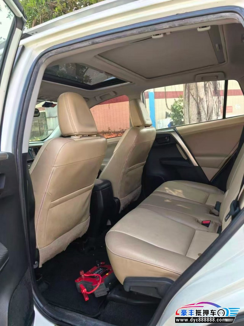 16年丰田RAV4轿车抵押车出售