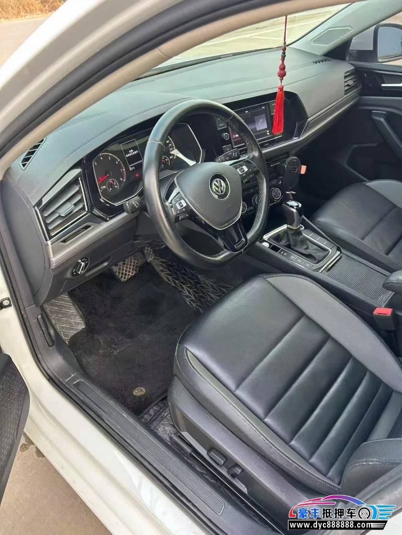 20年大众速腾轿车抵押车出售