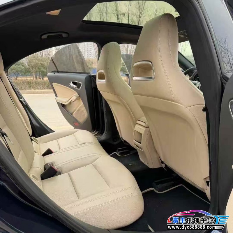 17年奔驰CLA轿车抵押车出售