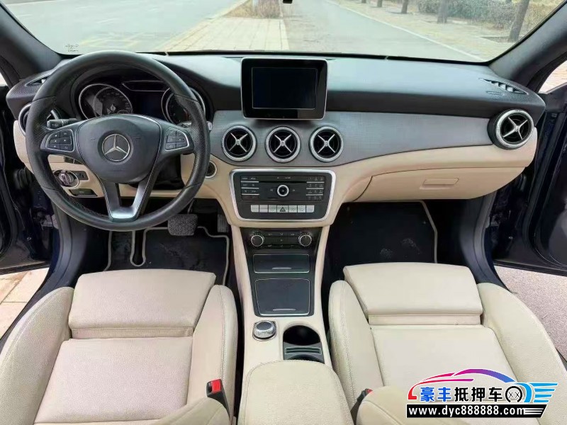 17年奔驰CLA轿车抵押车出售