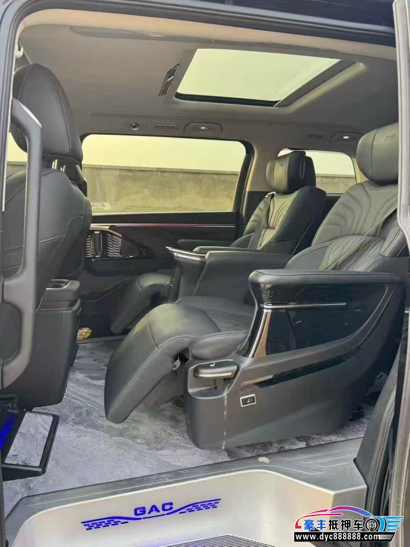 25年传祺M8轿车抵押车出售