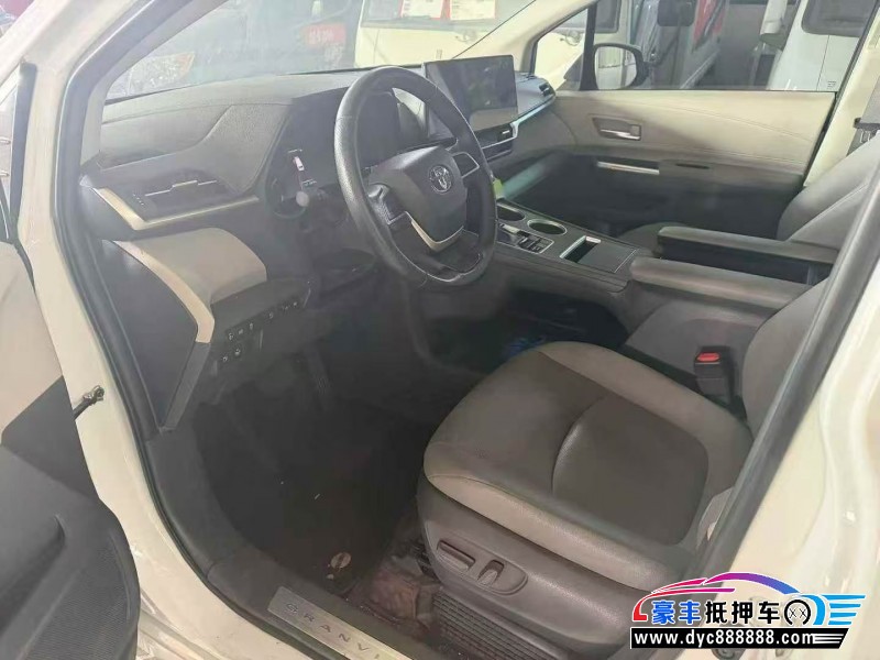 24年丰田格瑞维亚轿车抵押车出售