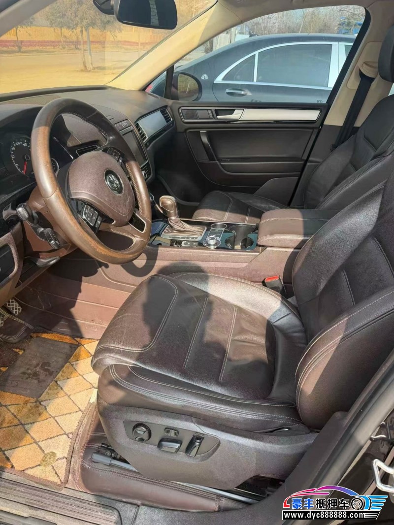 16年大众途锐轿车抵押车出售