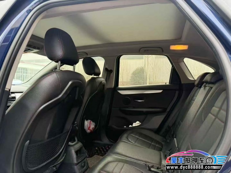 17年宝马2系轿车抵押车出售