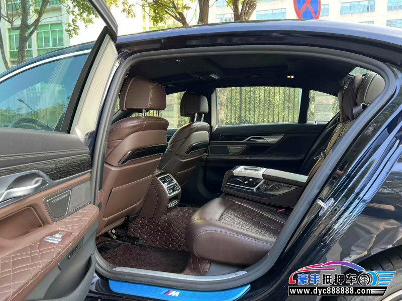 20年宝马7系轿车抵押车出售