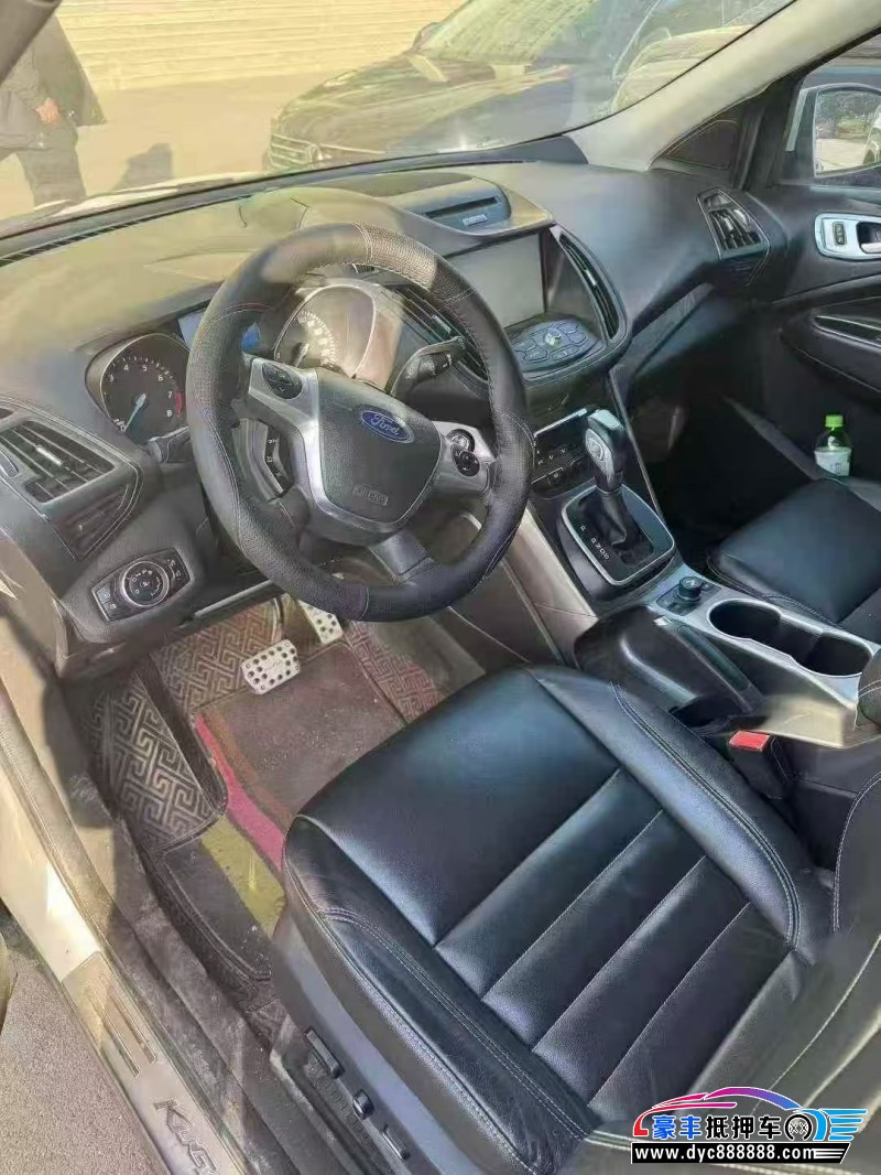 15年福特翼虎轿车抵押车出售