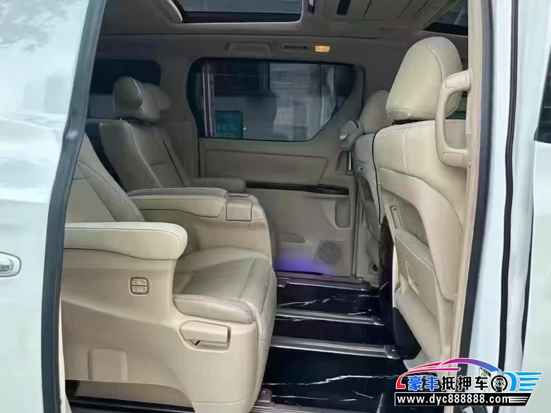 15年丰田威尔法轿车抵押车出售