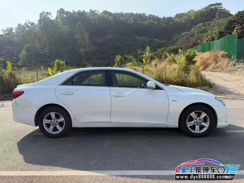 14年丰田锐志轿车抵押车出售