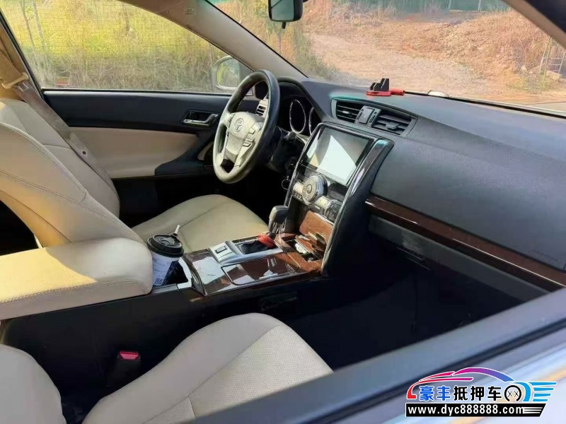 14年丰田锐志轿车抵押车出售