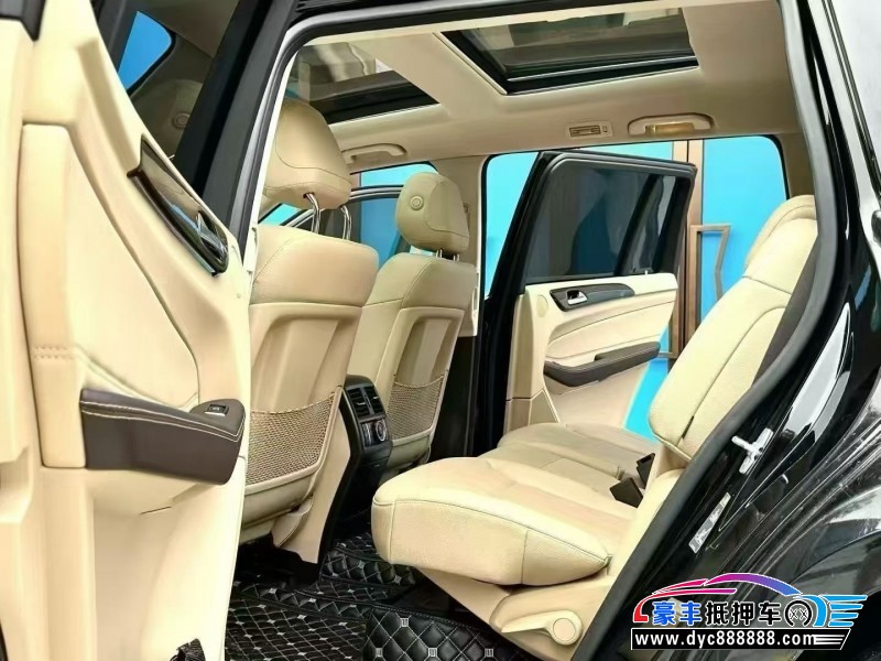 17年奔驰GLS轿车抵押车出售