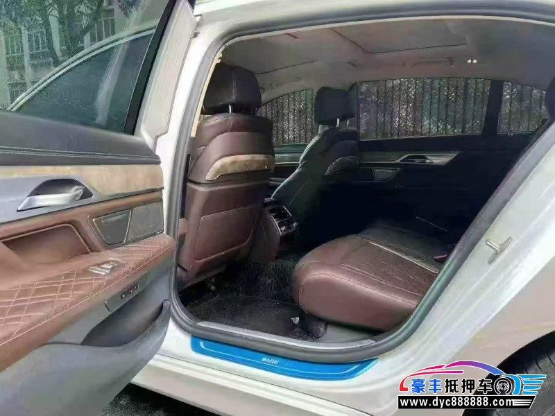 20年宝马7系轿车抵押车出售