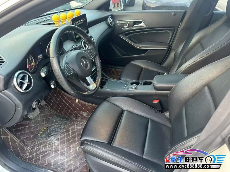 17年奔驰CLA轿车抵押车出售