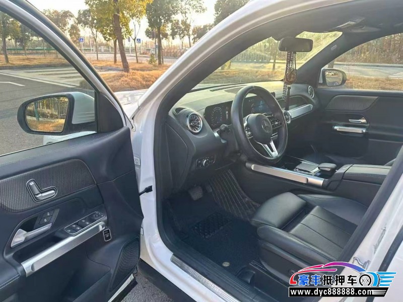 21年奔驰GLB轿车抵押车出售