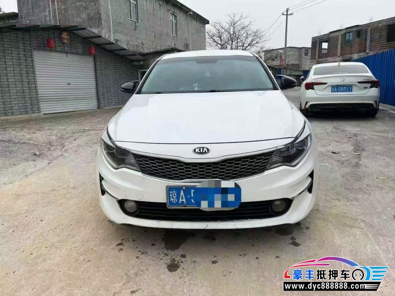 抵押车出售17年起亚K5轿车