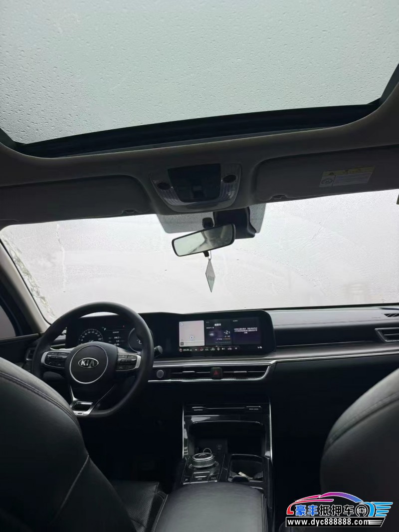 21年起亚K5轿车抵押车出售