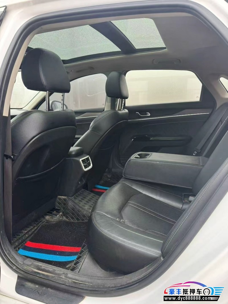 21年起亚K5轿车抵押车出售