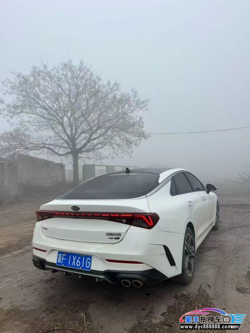 21年起亚K5轿车抵押车出售