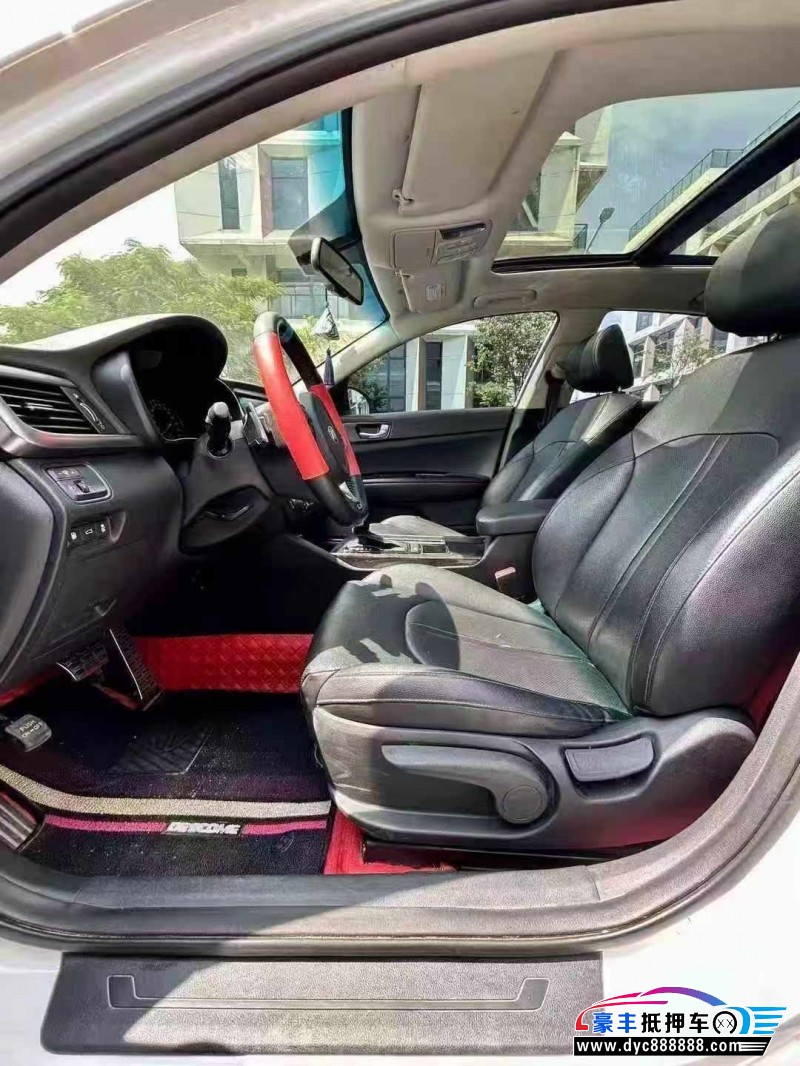 16年起亚K5轿车抵押车出售