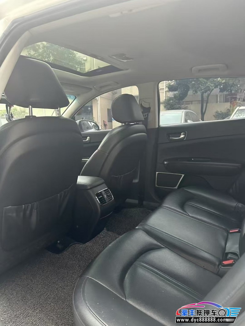 17年起亚K5轿车抵押车出售