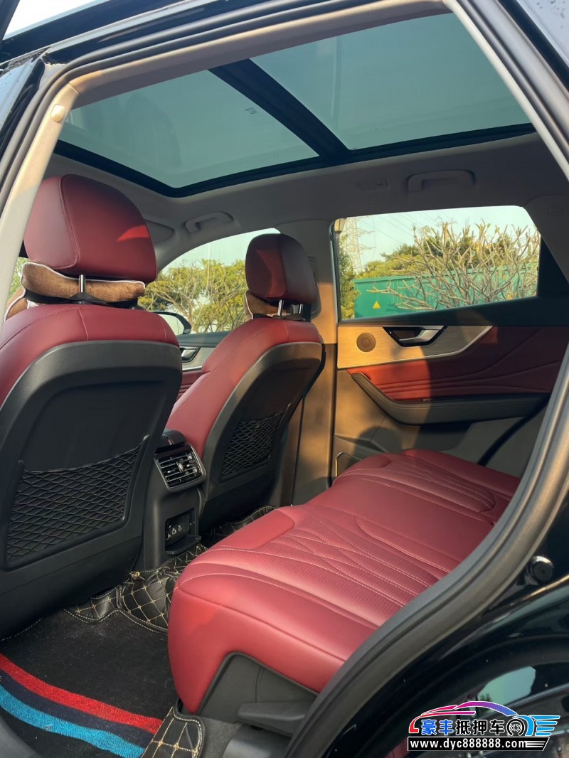 25年红旗HS5SUV抵押车出售